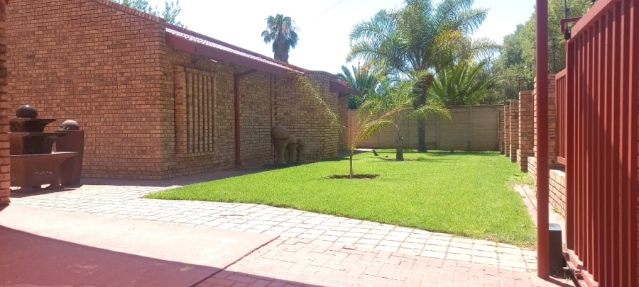 4 Bedroom Property for Sale in Jan Cillierspark Free State